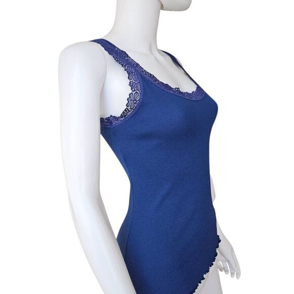 y2k fitted lace cami top - Picture 4 of 5